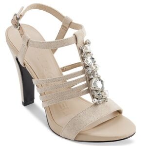 🌸KARL LAGERFELD🌸 Cicely Strappy Embellished Sandals Natural/Silver Size: 8.5